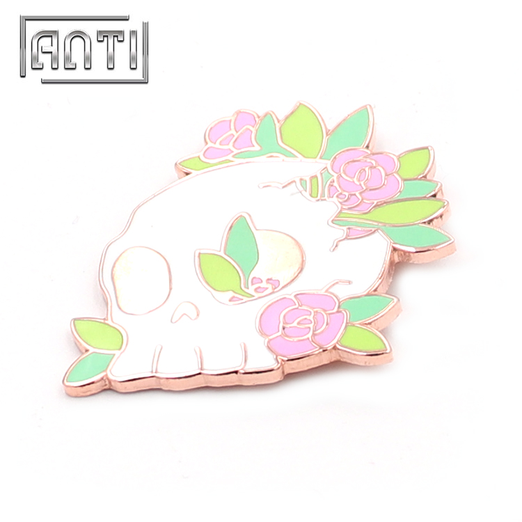 Customized Badge Skull Pins Enamel Novel Lapel Pins for Coat
