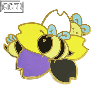 Factory Cute Cartoon Yellow Bee Design Pin Many Hardworking Little Bees And Flowers Gold Metal Badge Make An Enamel Pin For Gift